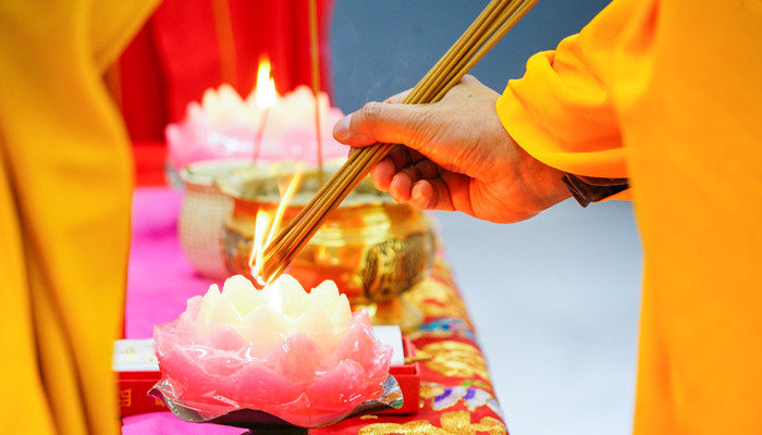 做梦梦见上香是什么意思