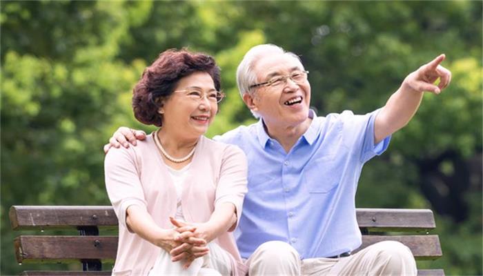 做梦梦见死去的亲人笑是什么意思