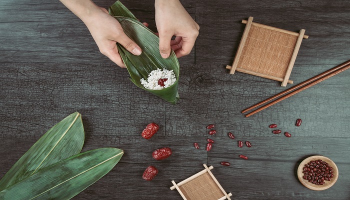 做梦梦见包粽子是什么意思 做梦梦见包粽子有什么预兆