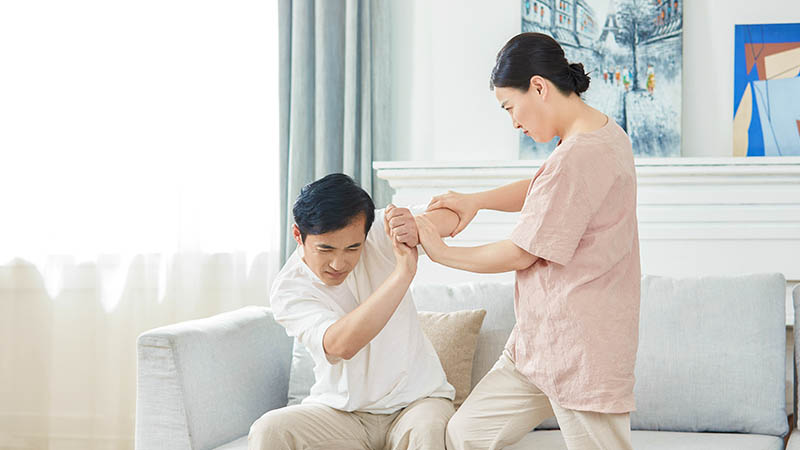 做梦梦见和不认识的人吵架什么意思