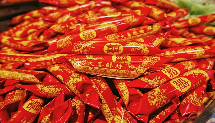 做梦梦见吃喜糖是什么意思 做梦梦见吃喜糖预示着什么