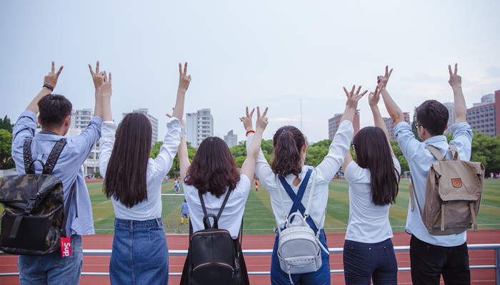 做梦梦见被同学调侃