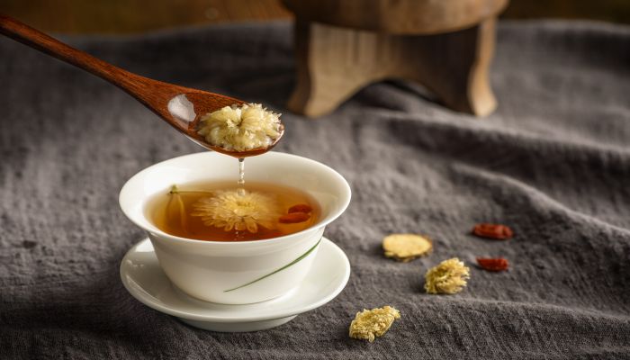 做梦梦见喝花茶是什么意思 做梦梦见喝花茶是什么预兆