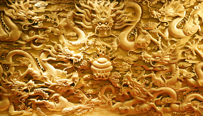 做梦梦见乌云密布有龙出现
