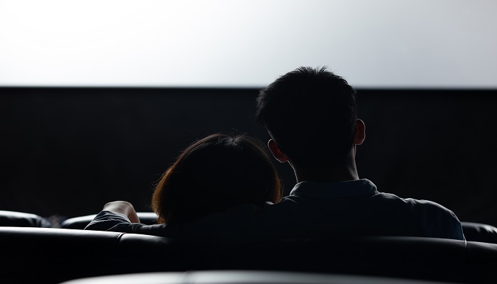 做梦梦见放电影是什么意思