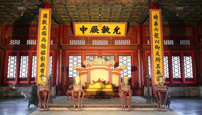 做梦梦见皇帝宝座是什么意思 做梦梦见皇帝宝座预示着什么