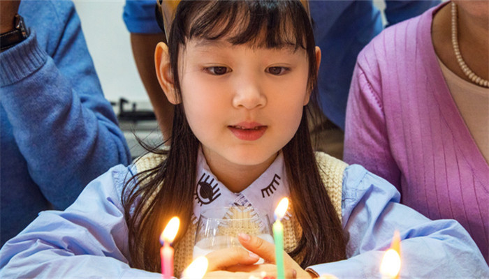 做梦梦见过生日是什么意思