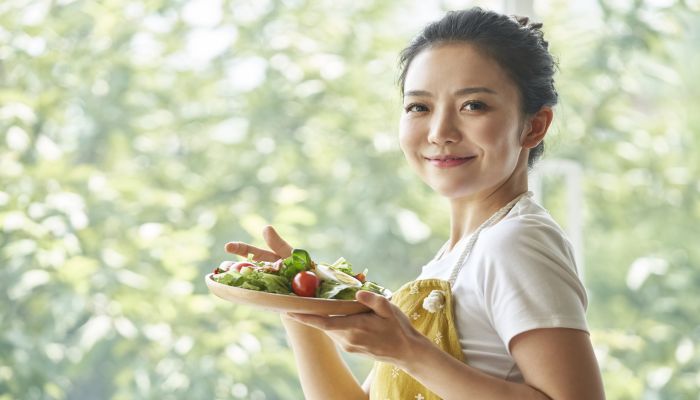 做梦梦见独自用餐是什么意思 做梦梦见独自用餐是什么预兆