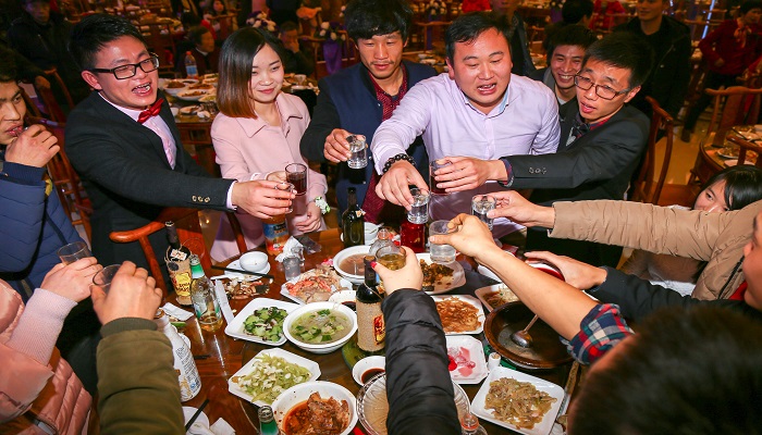 做梦梦见喝喜酒