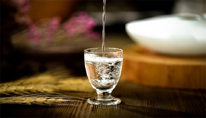 做梦梦见喝白酒什么预兆