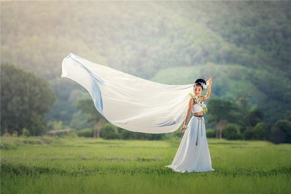 做梦梦见礼服是什么意思 做梦梦见礼服有什么预兆