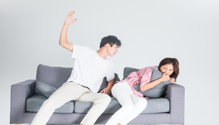 做梦梦见前夫打我预示什么