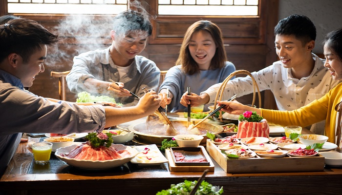 做梦梦见家人团聚却少了一个是什么意思 做梦梦见家人团聚却少了一个是什么预兆