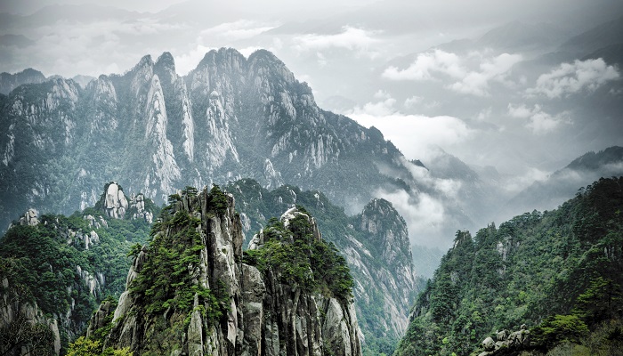 做梦梦见上山又下山