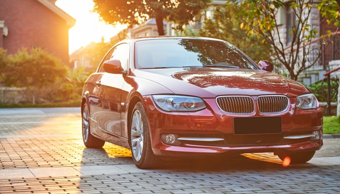 女人做梦梦见买新车开车