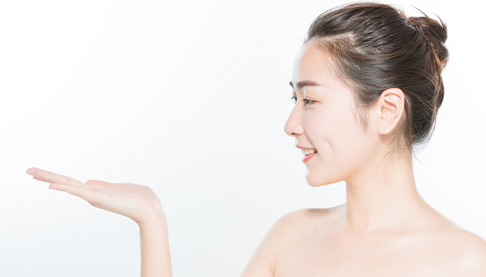 做梦梦见和别的女人暧昧是什么意思是什么