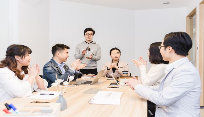 做梦梦见交朋友是什么意思 做梦梦见交朋友有什么预兆