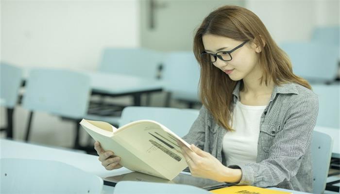 做梦梦见自己喜欢的女生