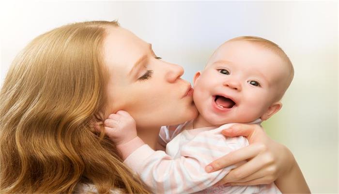 做梦梦见自己抱着婴儿哺乳什么意思