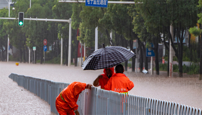 做梦梦见避雨是什么意思