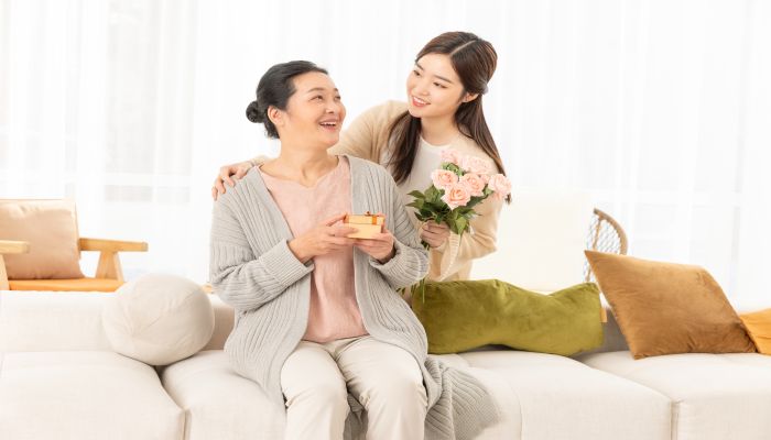 做梦梦见给歌手献花是什么意思 做梦梦见给歌手献花有什么预兆
