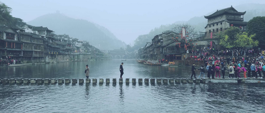 做梦梦见过河是什么意思