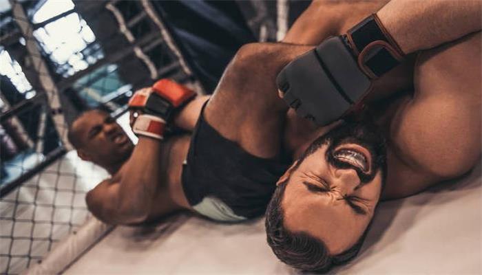 做梦梦见被别人打