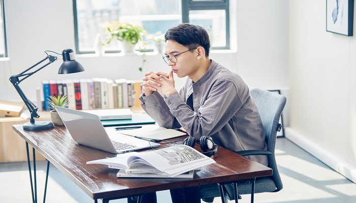 做梦梦见仇人出现在我面前
