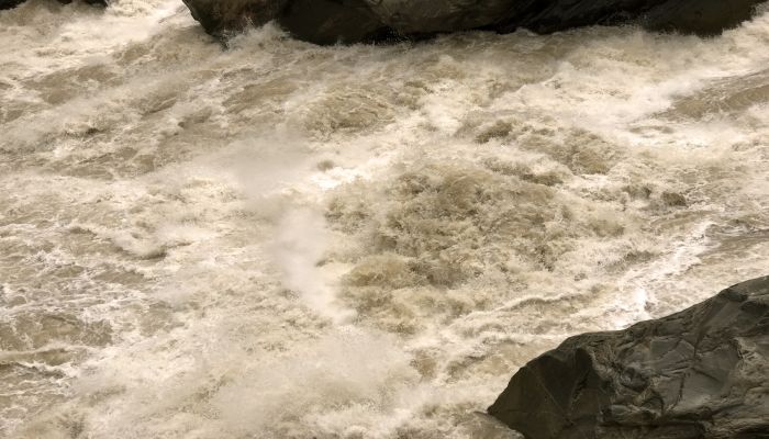 梦到洪水很大,房子倒塌是什么意思