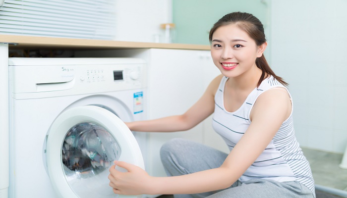 女人做梦梦见自己衣服脏了
