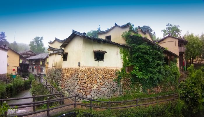 做梦梦见老房子塌了是什么意思 做梦梦见老房子塌了有什么预兆