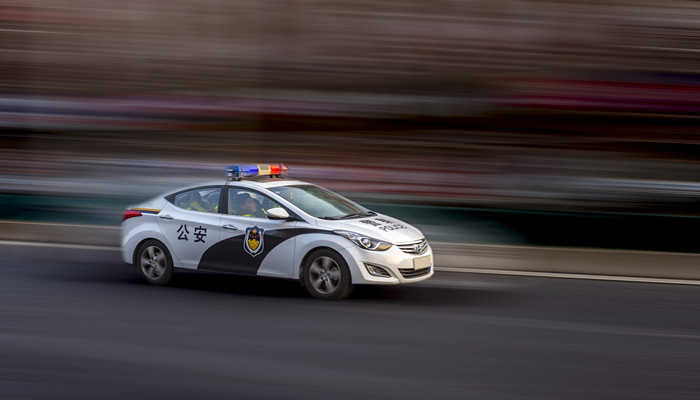 做梦梦见警察抓犯人什么意思