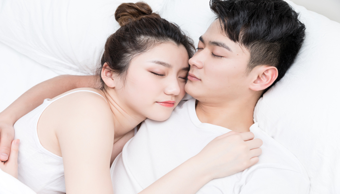 做梦梦见女友跟别的男人睡一起