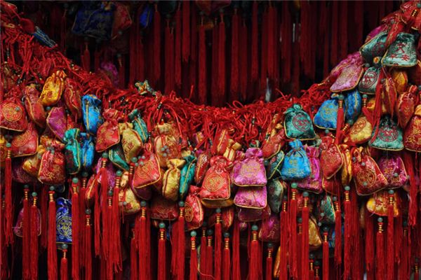 做梦梦见香囊是什么意思 做梦梦见香囊有什么预兆