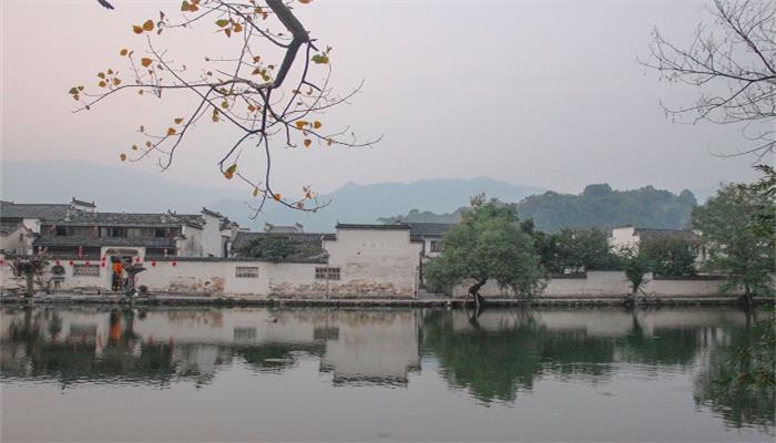 做梦梦见一条又宽又清澈的大河