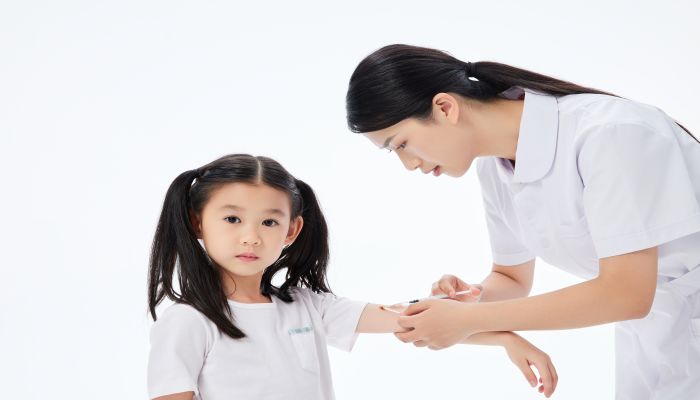 做梦梦见被针扎是什么意思 做梦梦见被针扎有什么预兆