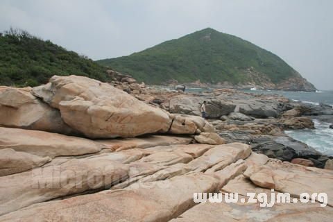 做梦梦见巨大的石头