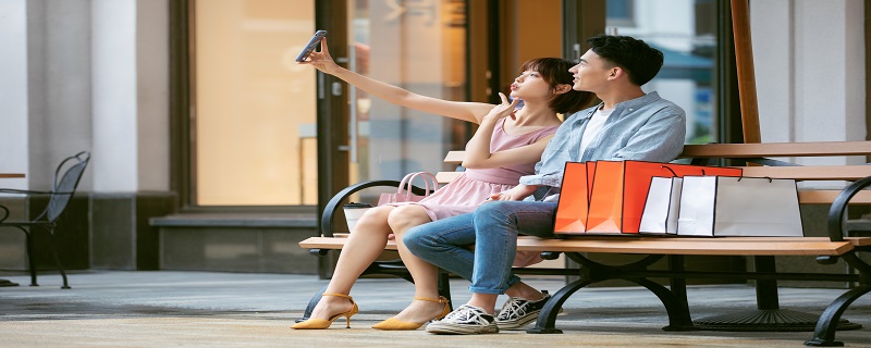 做梦梦见老公和别的女人暧昧当着我的面