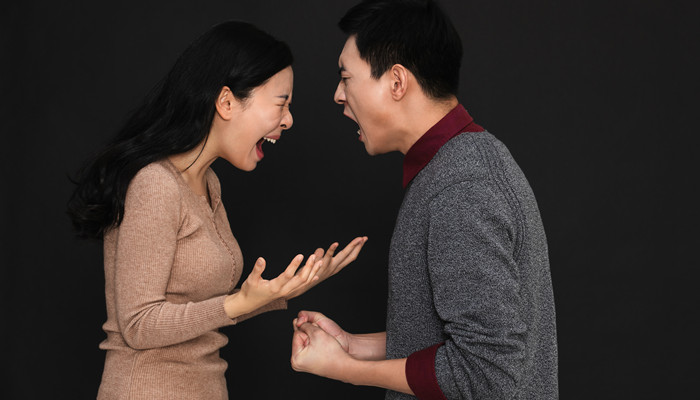 女儿做梦梦见和妈妈吵架是什么意思