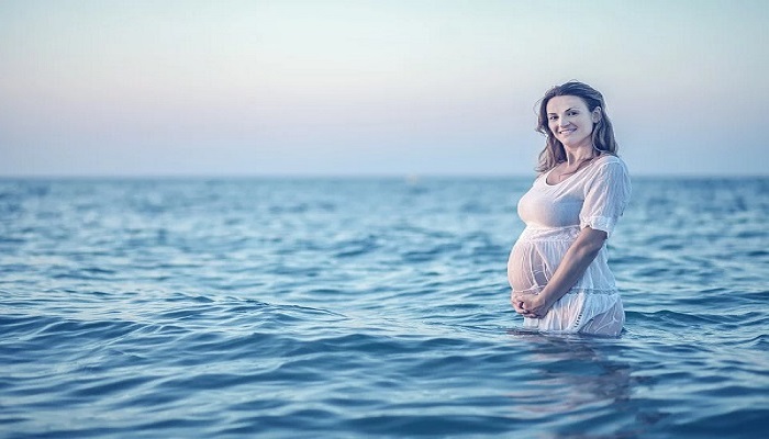 女生做梦梦见自己怀孕