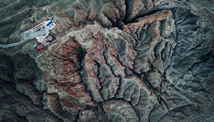 做梦梦见山崩地裂是什么意思