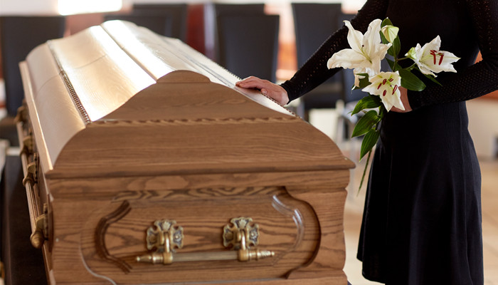 做梦梦见棺材里躺着死人