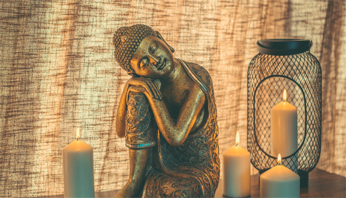 做梦梦见如来佛祖现身还有佛光