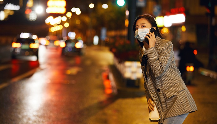 女人做梦梦见等车迟迟不来