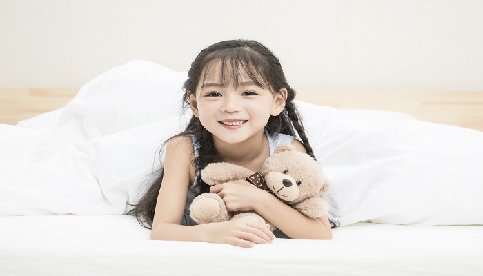 做梦梦见小女孩大便是什么意思 做梦梦见小女孩大便是什么预兆