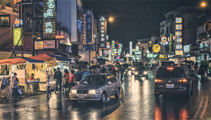 女人做梦梦见自己开车撞车