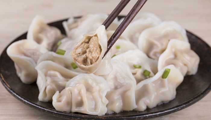做梦梦见别人包饺子什么意思