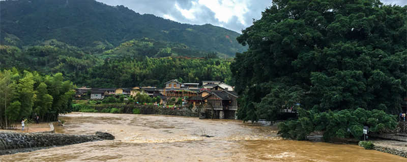 做梦梦见大河涨水是什么意思