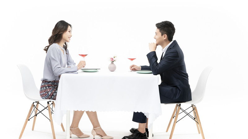 做梦梦见一个熟悉的朋友代表什么