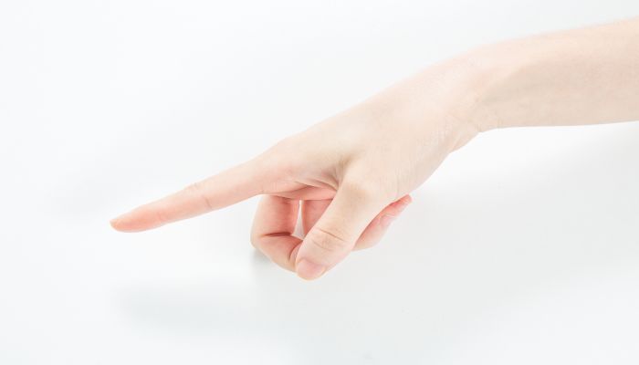 做梦梦见手上扎了好多刺